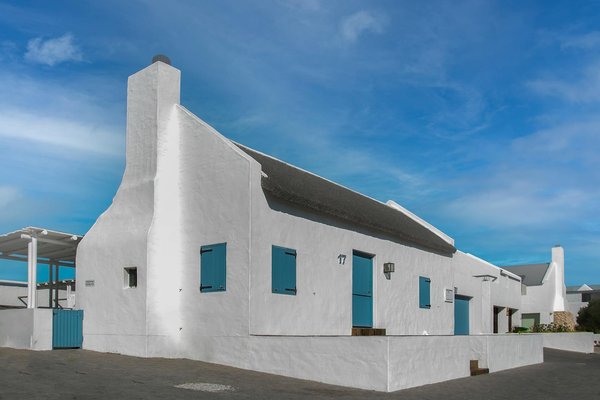 Top UK River Cruises for Discovering Stunning Medieval Architecture